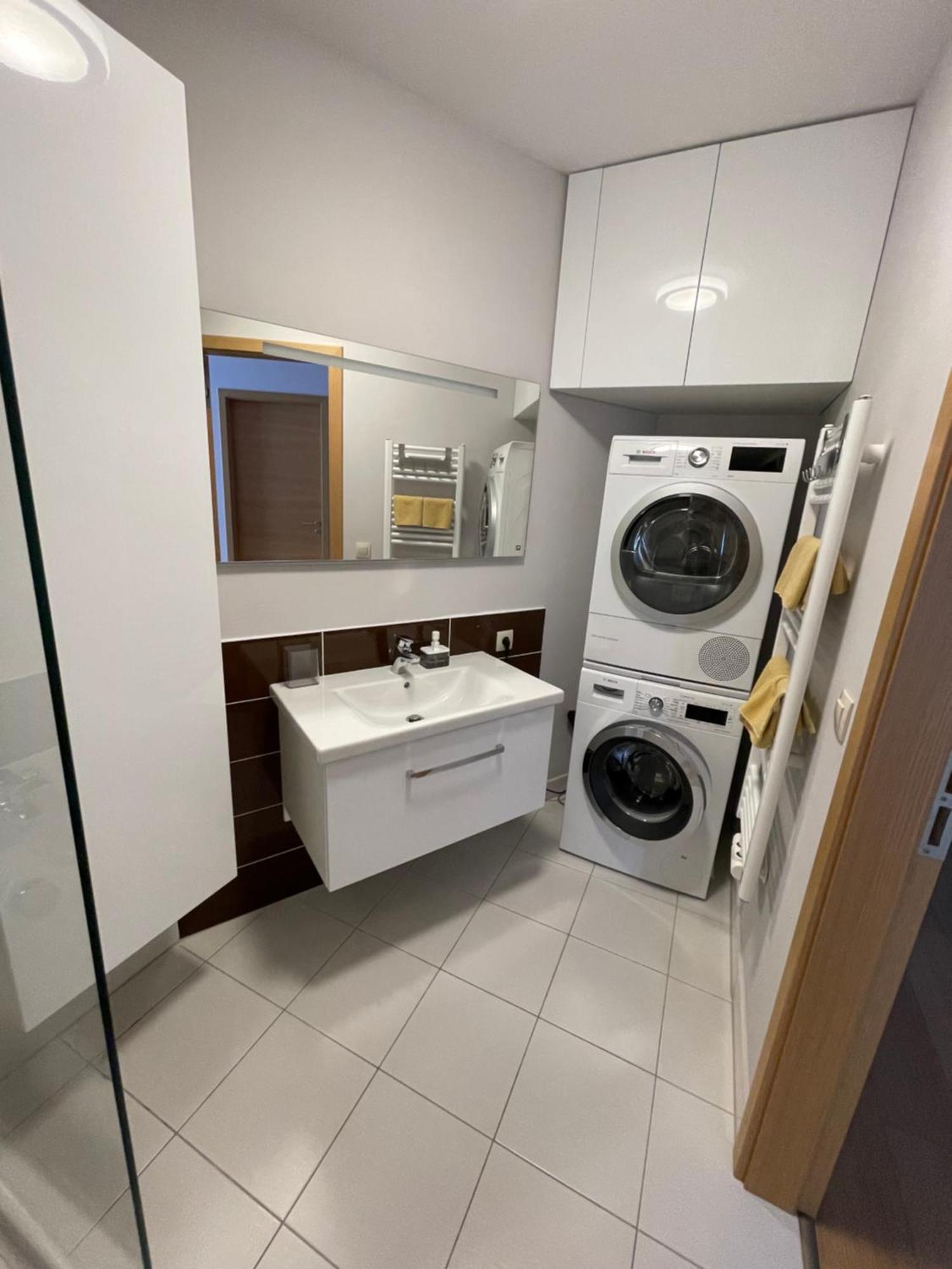 Sag Panorama City Apartment 3 Rooms Free Parking Free Wifi Pressburg Exterior foto